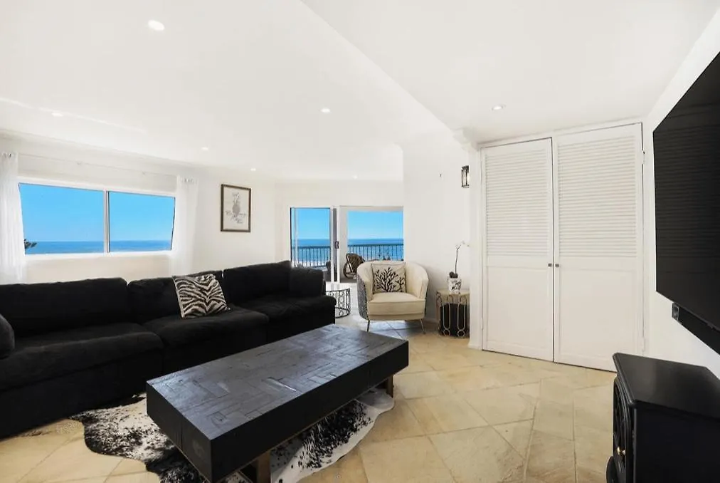 3 Bedroom Top Floor Beachfront Apartment In Surfers Paradise - Q Stay Gold Coast