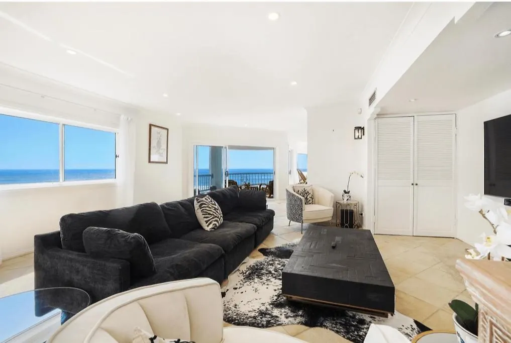 3 Bedroom Top Floor Beachfront Apartment In Surfers Paradise - Q Stay Gold Coast