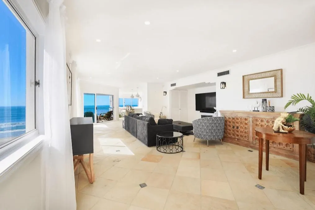 3 Bedroom Top Floor Beachfront Apartment In Surfers Paradise - Q Stay Gold Coast 0*,  Australia