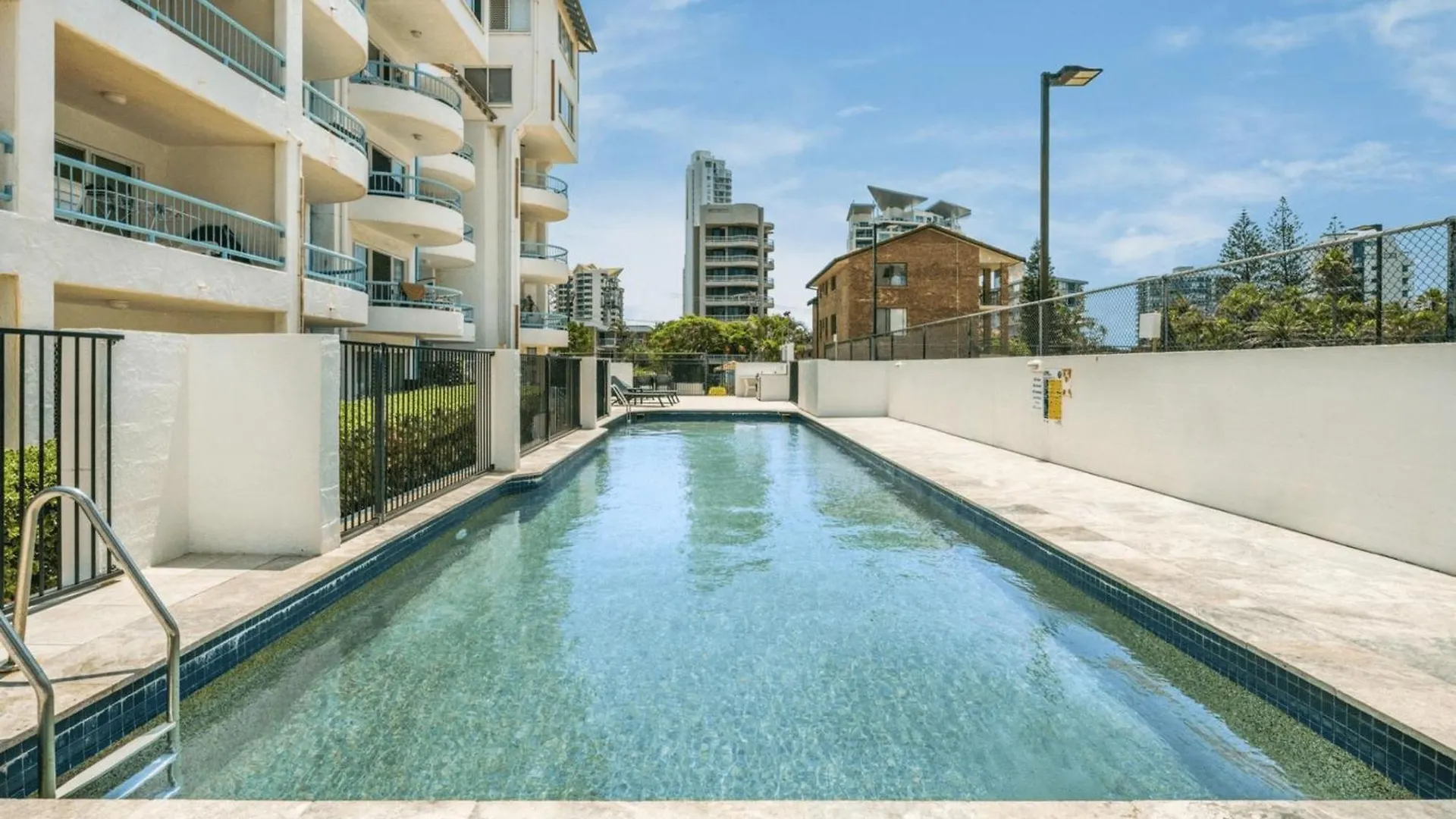 3 Bedroom Top Floor Beachfront Apartment In Surfers Paradise - Q Stay Gold Coast Australia